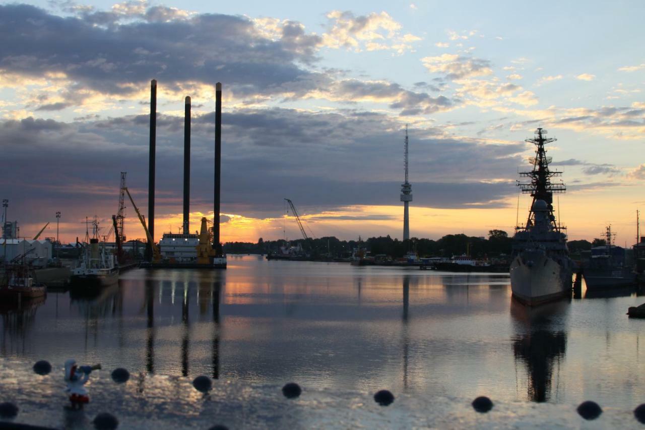 Kapitanswohnung Kaiser Wilhelm Brucke Wilhelmshaven Luaran gambar